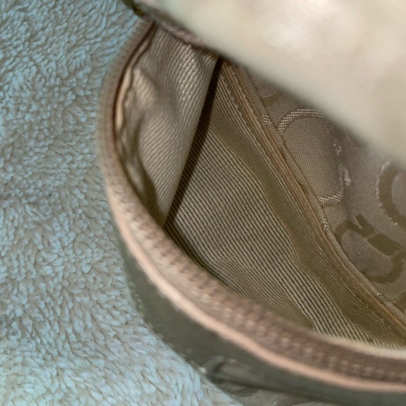 Salvatore Ferragamo Beige‎ Handbag with Gold Logo Hardware - Picture 7 of 13